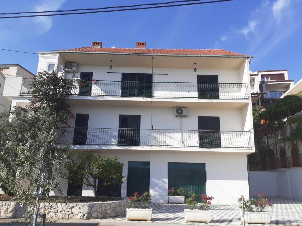 Apartmani Ami Подстрана Екстериор снимка