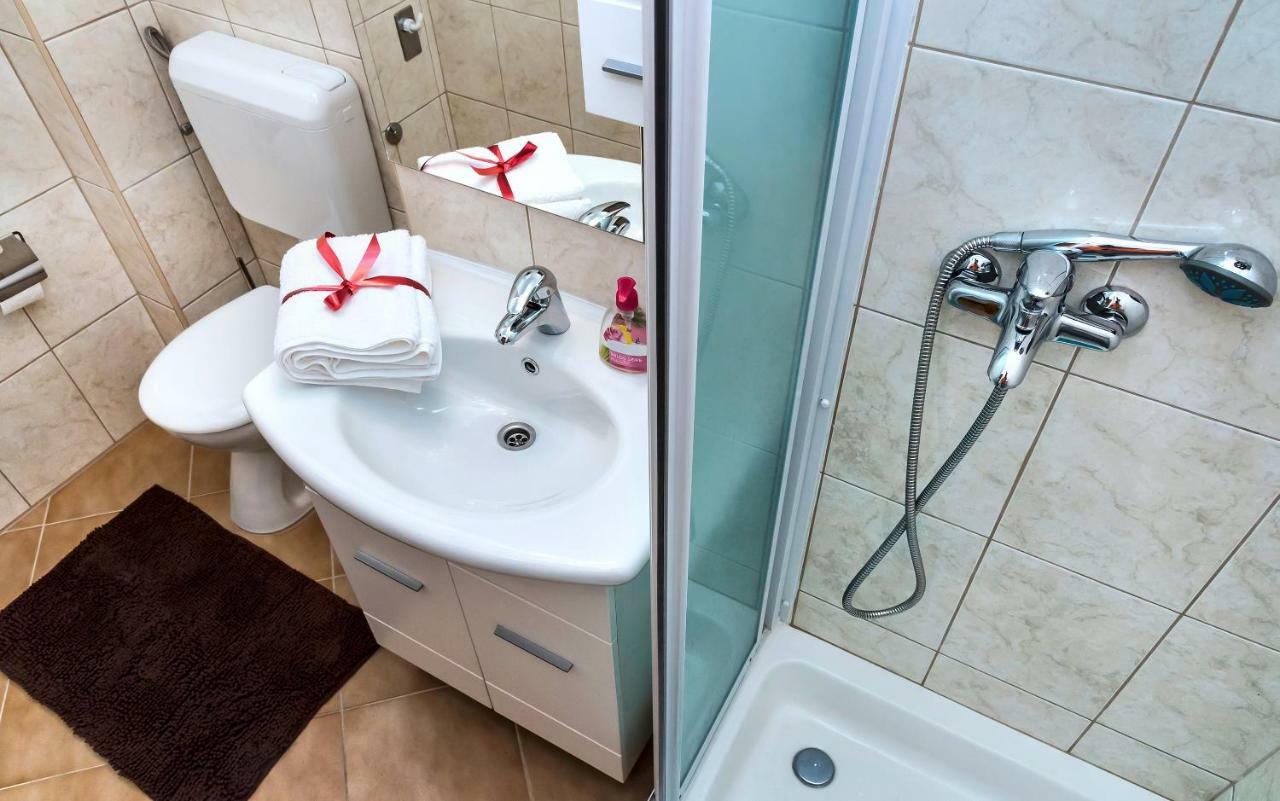 Apartmani Ami Подстрана Екстериор снимка