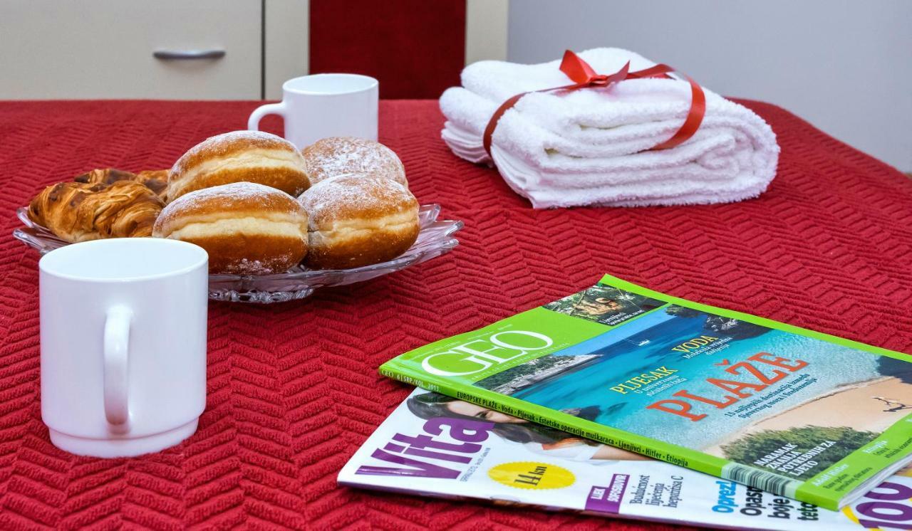 Apartmani Ami Подстрана Екстериор снимка
